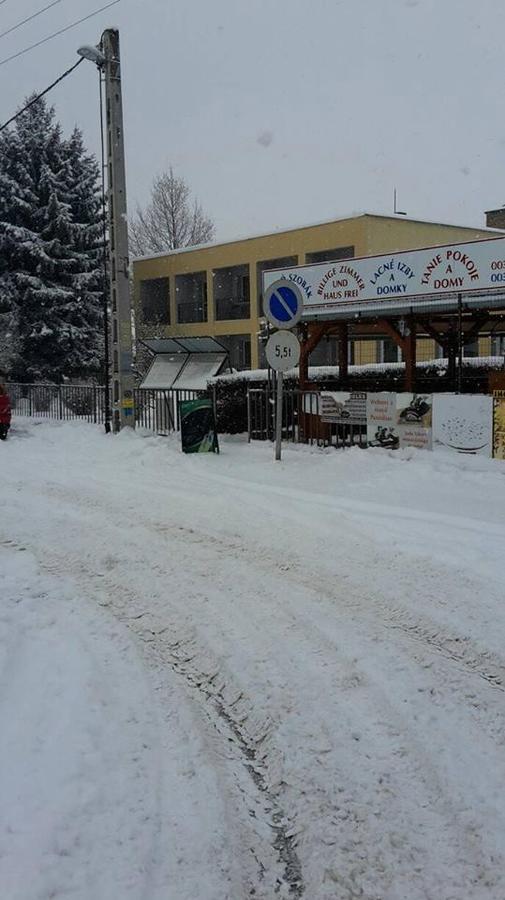 Grill Terasz Etterem Es Szallashely Mezőkövesd Buitenkant foto