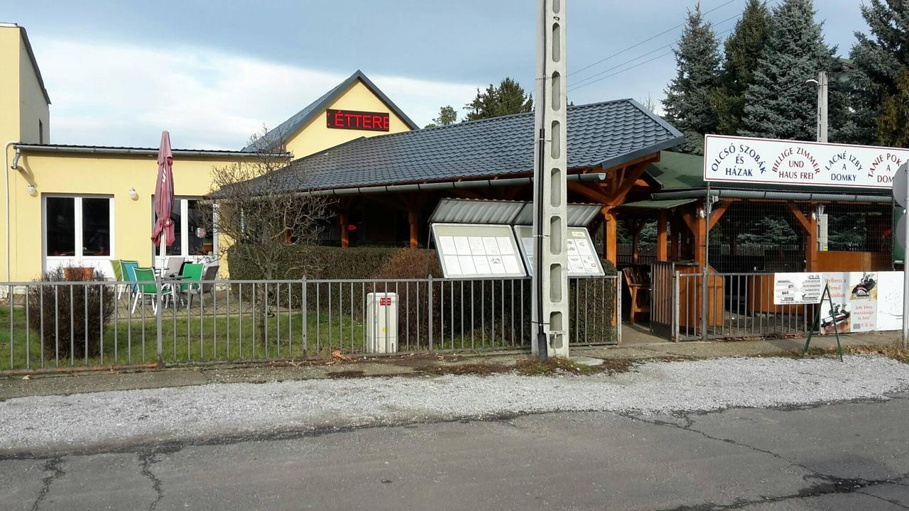 Grill Terasz Etterem Es Szallashely Mezőkövesd Buitenkant foto